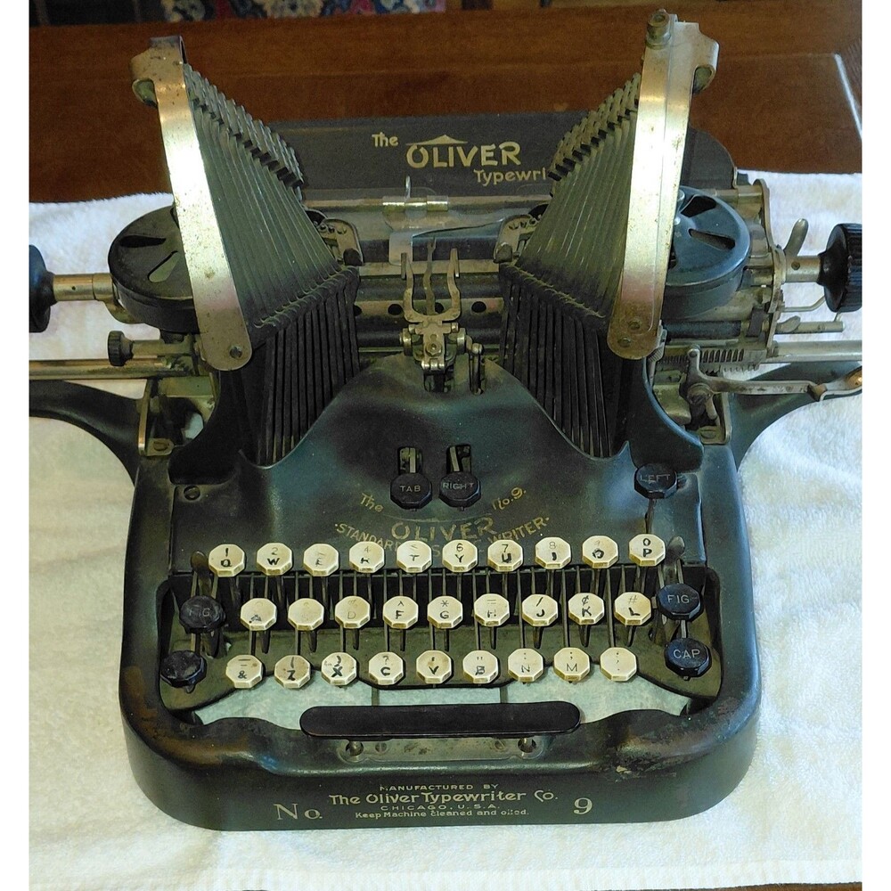 Antique Oliver "Standard Visible Writer No. 9" Typewriter. Conversation Piece
